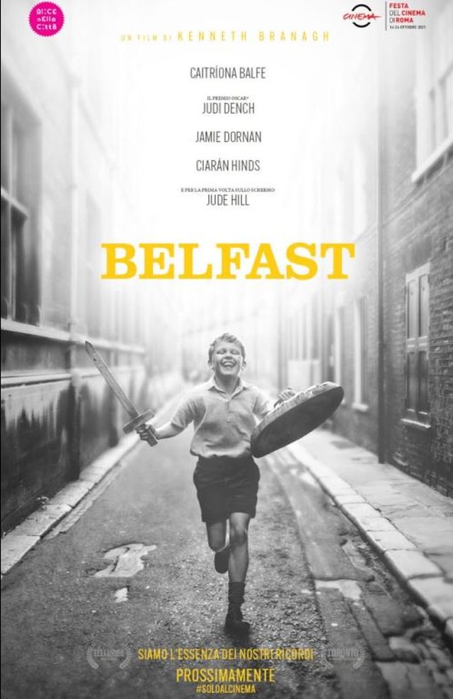 Belfast – Recensione – Kenneth Branagh tratteggia un ritratto innamorato della sua città